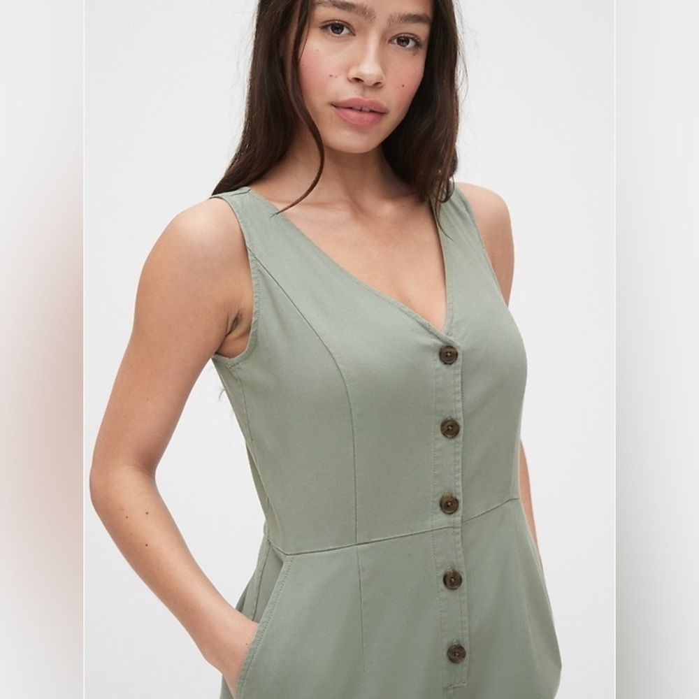 GAP | sage green Tencell button front jumpsuit size 6 - Picture 3 of 8